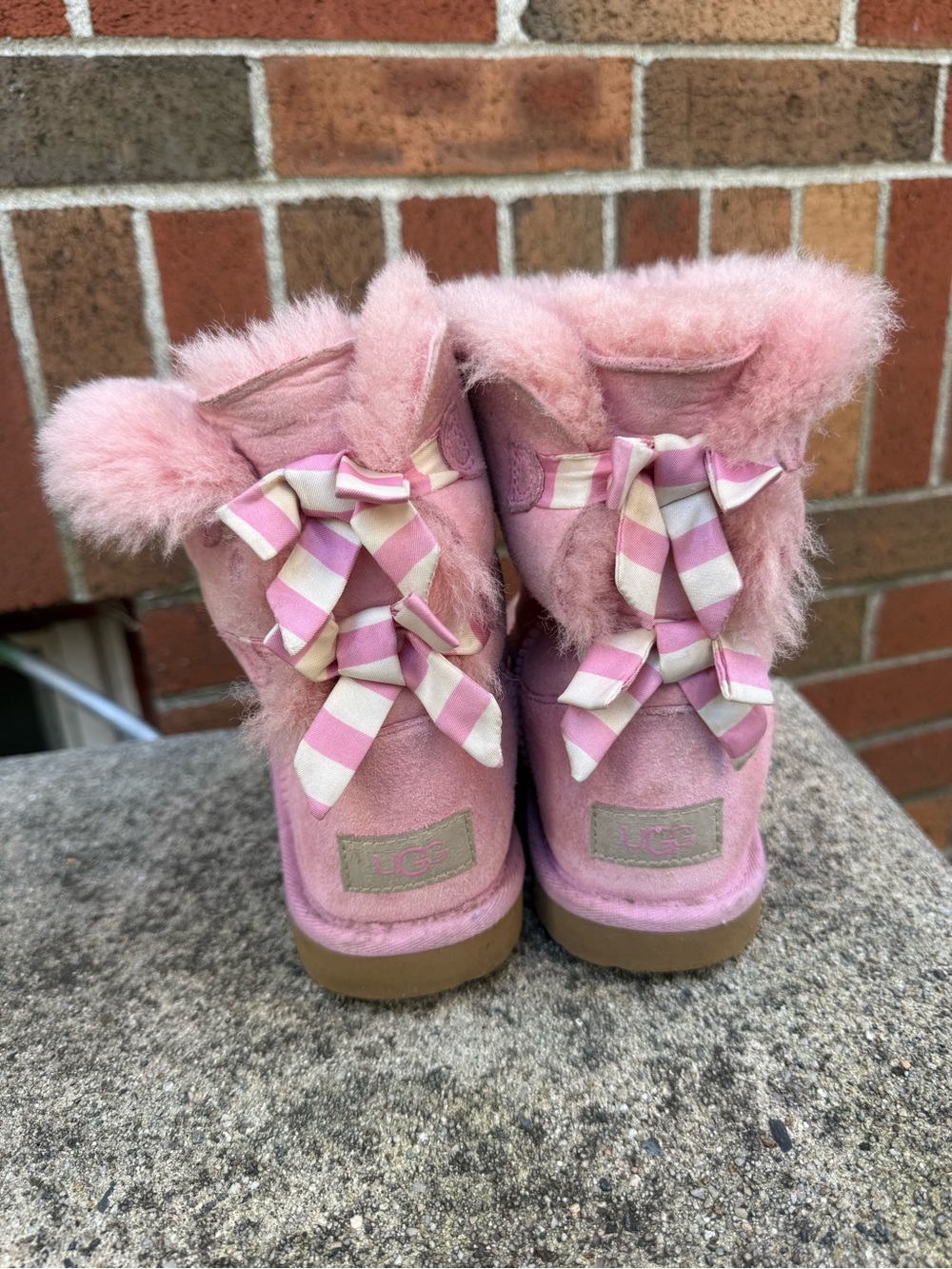 UGG Girls Pink Bailey Bow II Sheepskin Boots Size 4